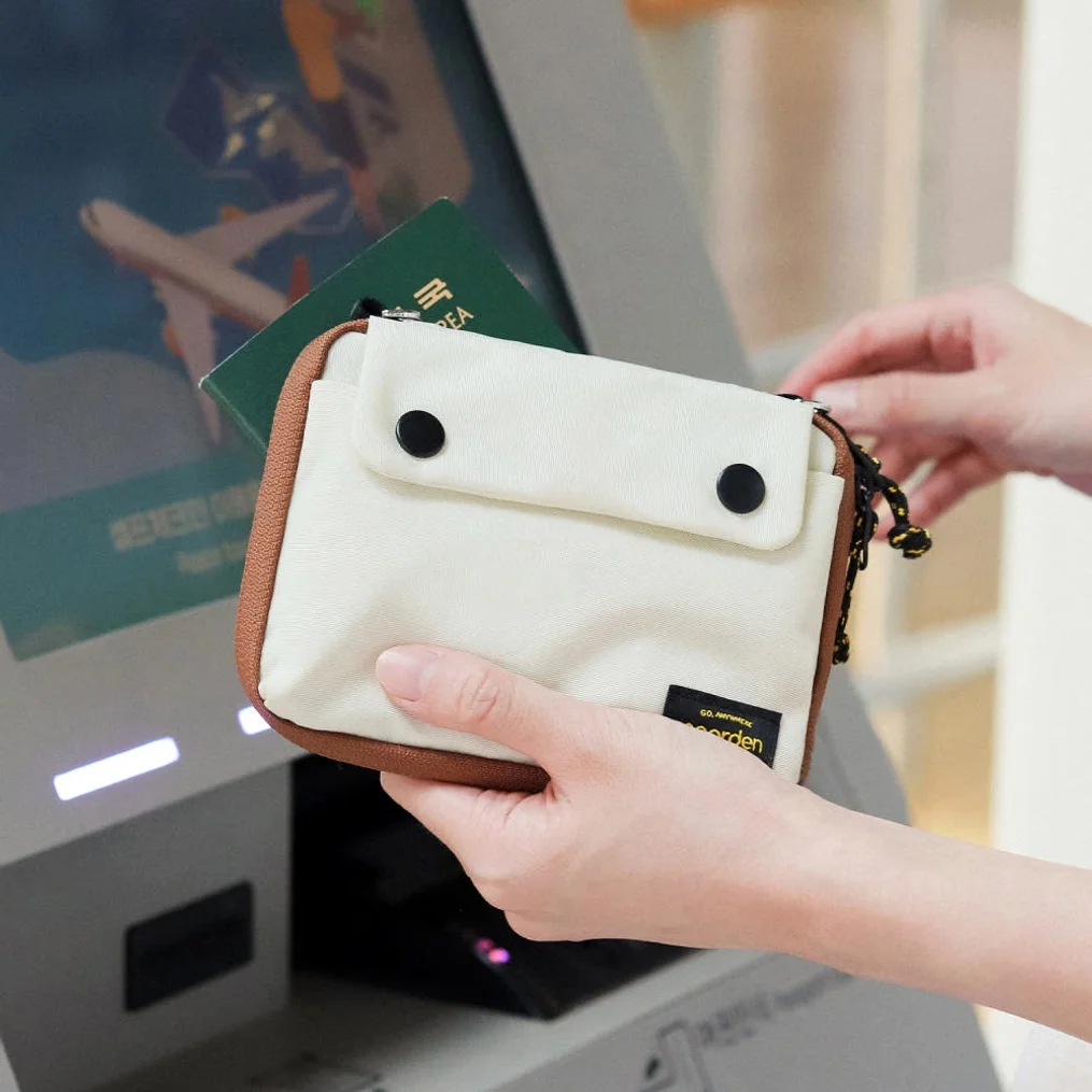[슈퍼특가] 에가든 본보야지 패스포트 RFID 차단 안티스키밍 여행용 지갑 여권 케이스 상세 이미지 1